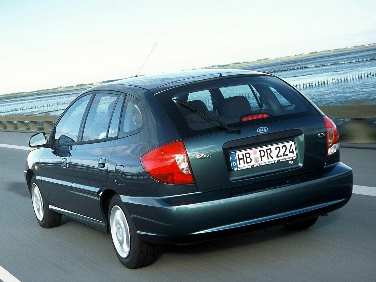 2002 г по 2005 г. Киа Рио 1 2002. Киа Рио 1 поколение универсал. RBJ HBJ 1 gjrjktybt универсал. Kia Rio 2001 универсал.