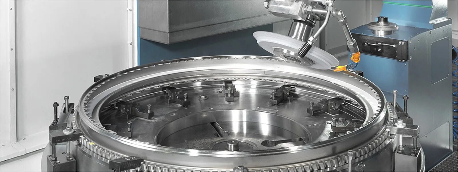 Turbine blade. Радиально-осевая турбина френсиса. Qui ventum seminat turbinem metet. Человеку свойственно ошибаться. Кто сеет ветер тот пожнет бурю откуда.