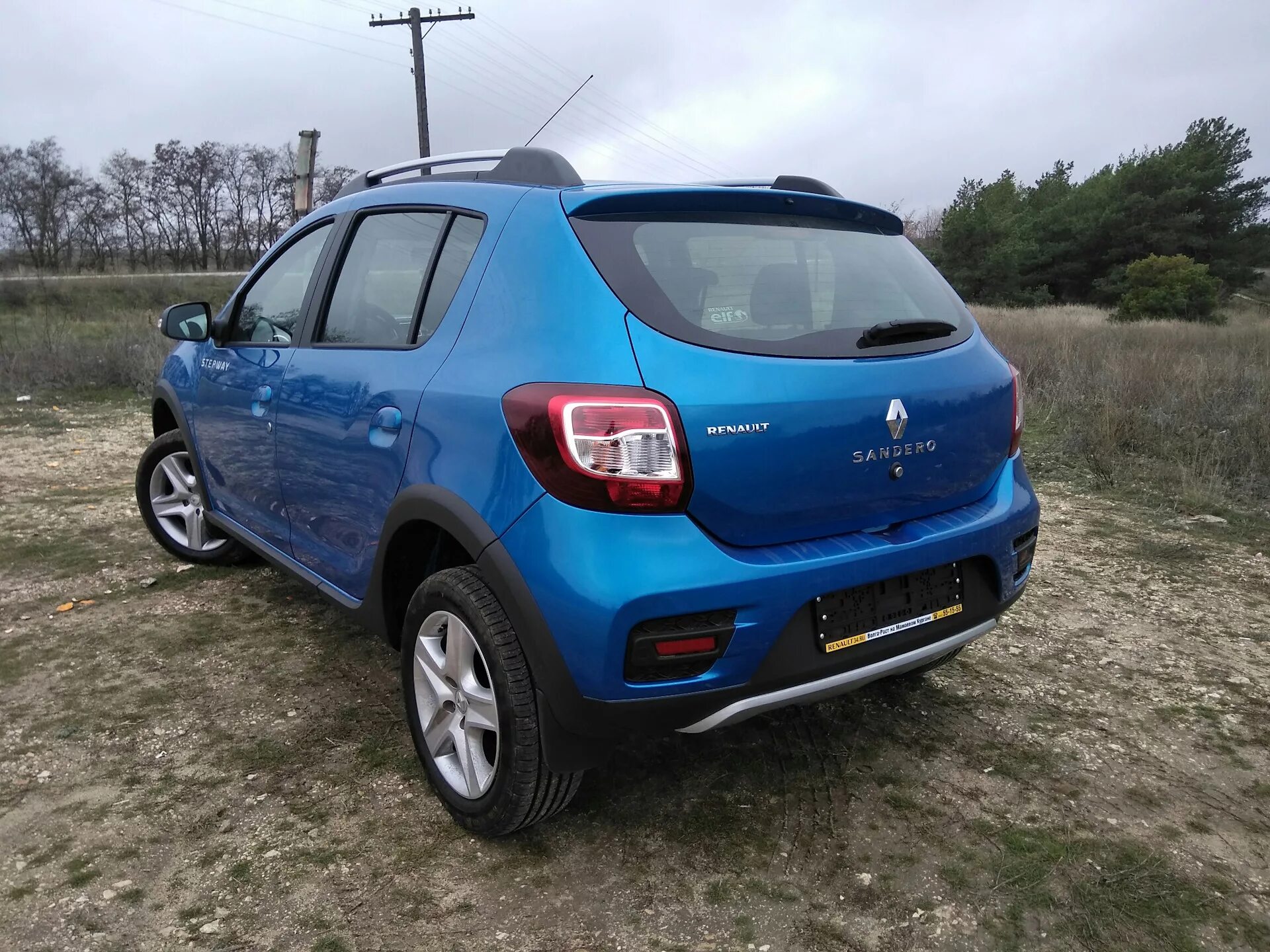 Renault Sandero Stepway красный. Sterva машина. Разбитая Рено Сандеро степвей голубая. Renault Sandero Stepway синяя цветом на красивом литье. Купить бу рено краснодарский край