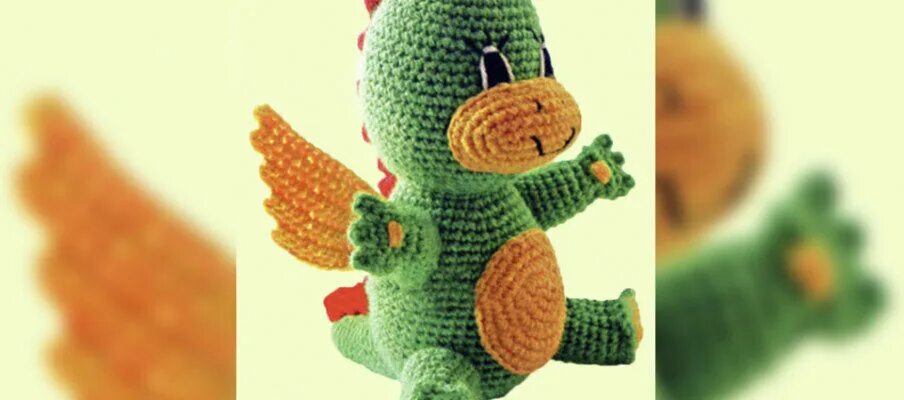 вязаный лесовичок шуршунчик. дракоша давид крючком. дракончик вязаная игрушка. дракон от татьяны чертовой схема бесплатно. невероятный забавный дракоша крючком.