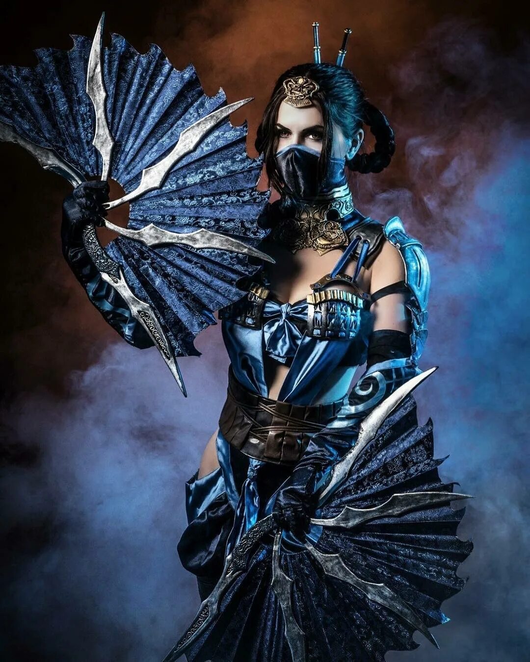 Косплей китаны. Mortal kombat kitana. Милина и китана мк 11. Mortal kombat kitana cosplay. Mortal kombat kitana.