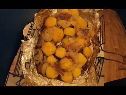 Готовим картошку в фольге на углях