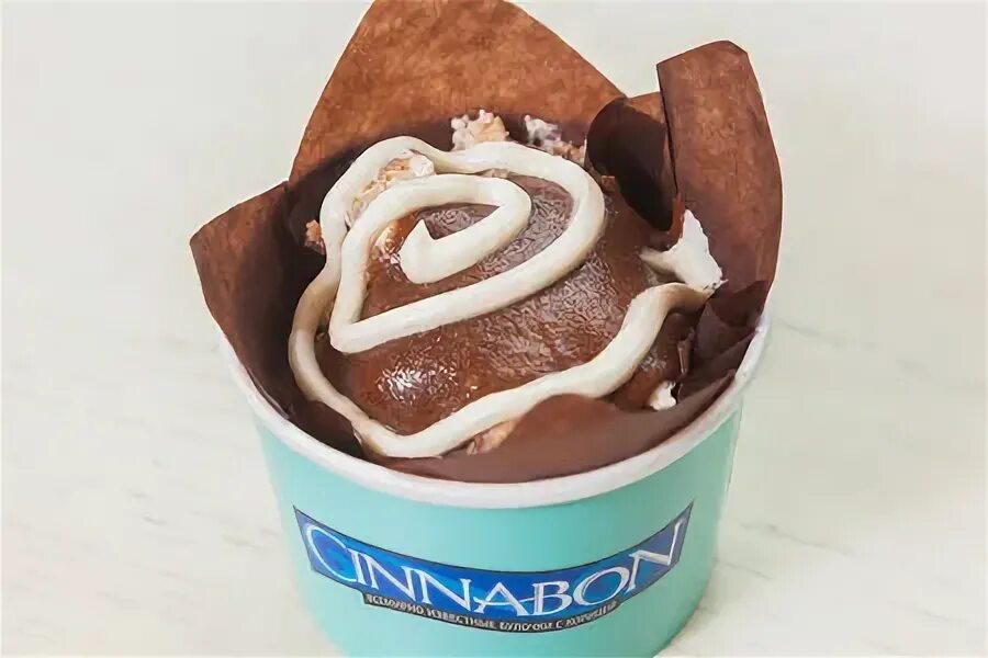 Синнабон микс ролл. Микс ролл шоколадный Синнабон. Топпинг Cinnabon. Cinnabon "топпинг шоколад".