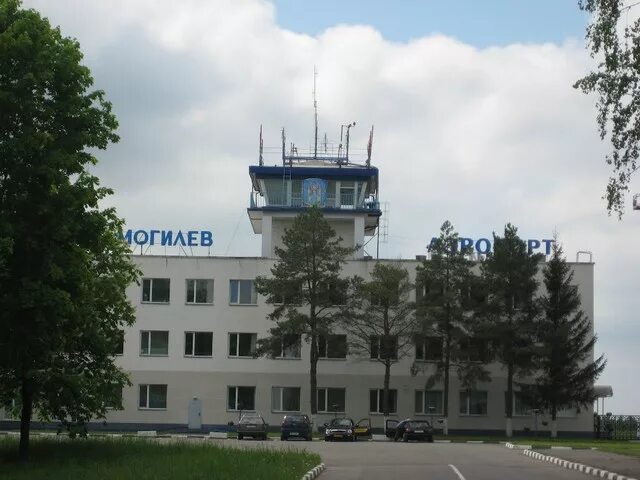 Аэропорт могилев фото. Аэропорт могилёва самолёты. Аэропорт могилев. Аэропорт витебск. Аэропорт могилев.