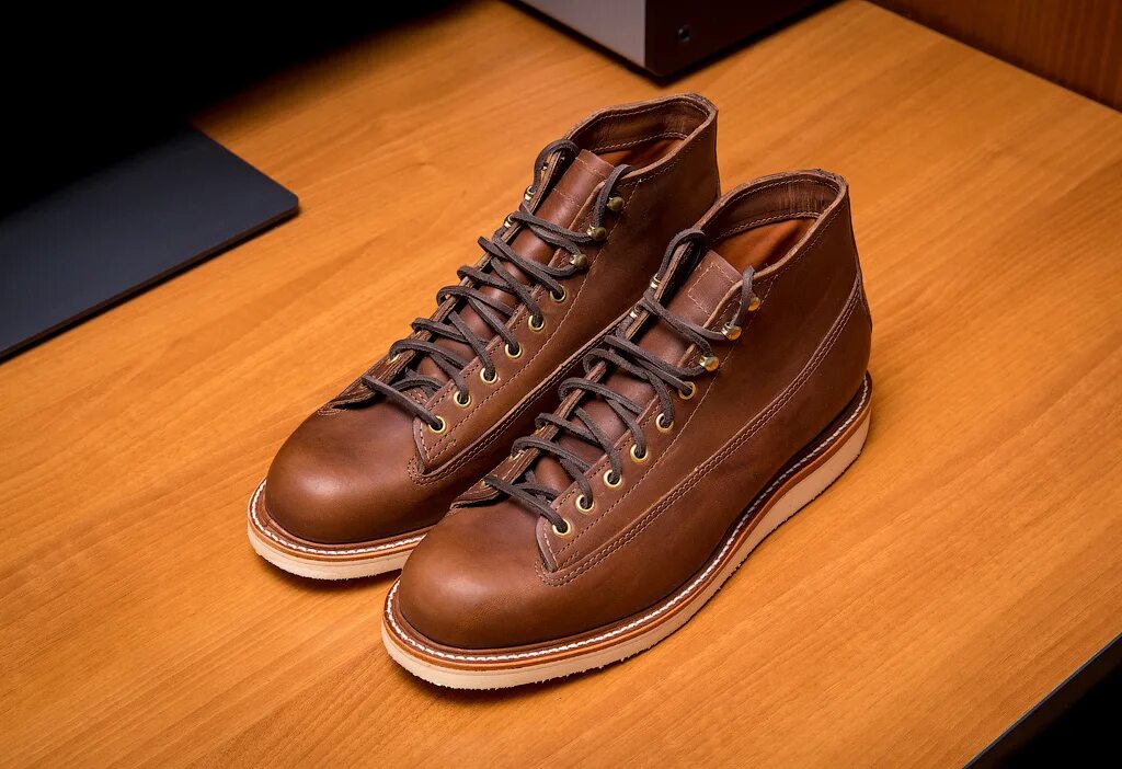 Купить ботинки мужские 44. Chippewa 72331. Massimo Dutti ботинки 6204 021. Обувь мужская Массимо дутти хайкеры. Хайкеры massimo Dutti 2010.