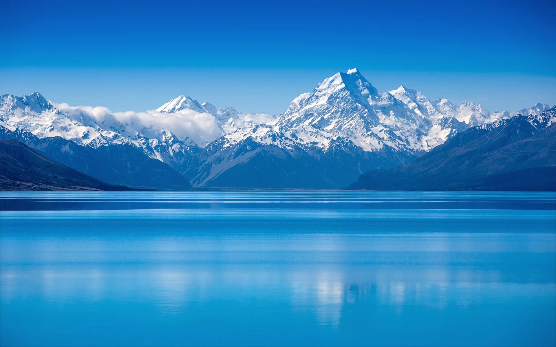 Гори вода. Голубые горы новая Зеландия. Фон горы. Горы и вода. Синие горы.