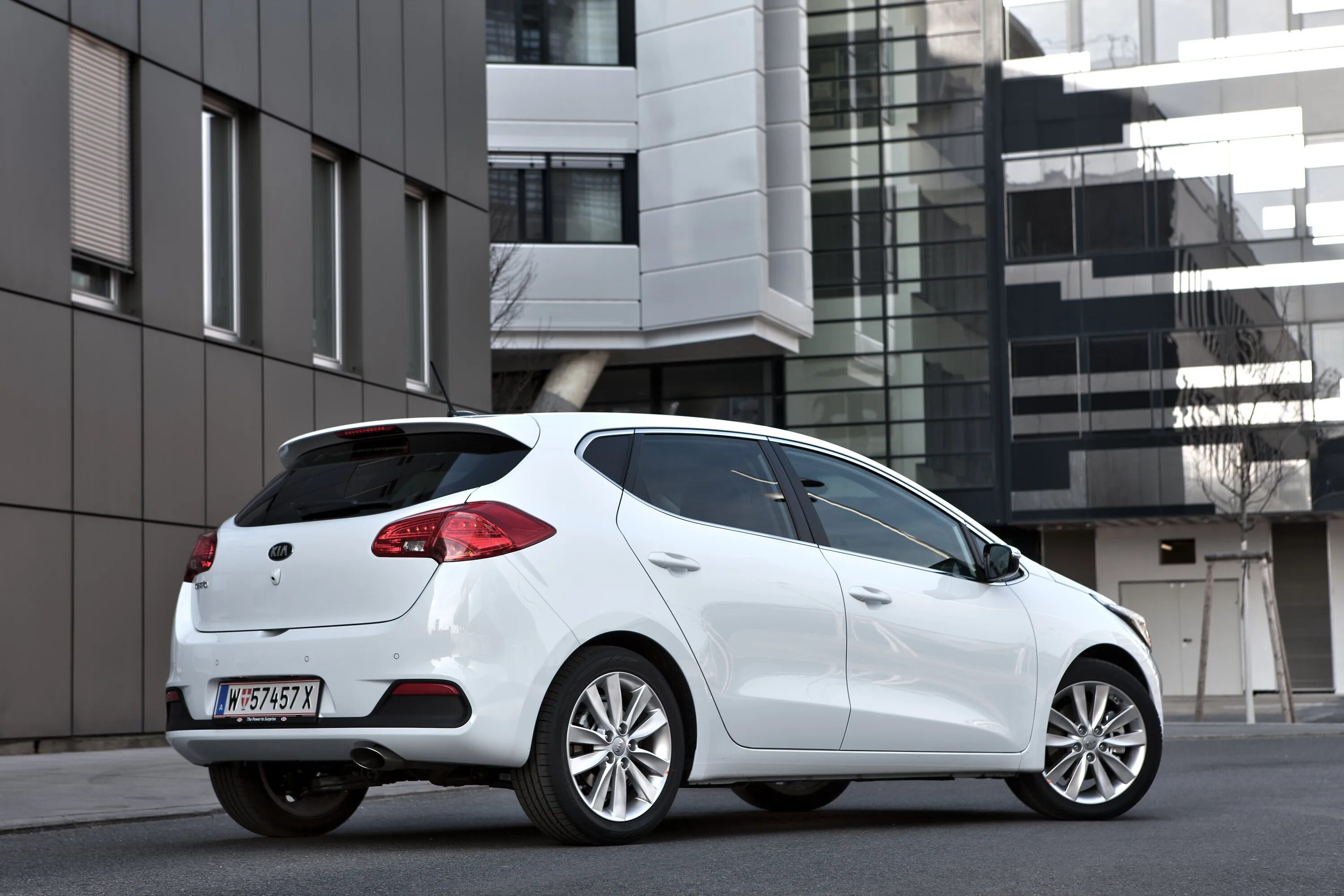 Кия сид 2015 год. Kia Ceed 2. Kia Ceed 2012. Kia Ceed хэтчбек. Kia Ceed 2014 хэтчбек.