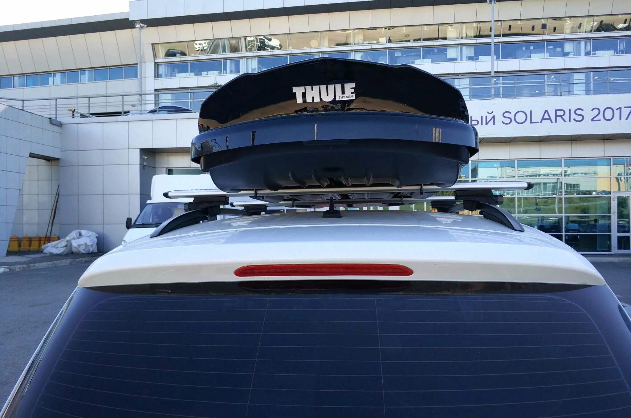 Thule dynamic. Thule Dynamic m 800. Автомобильный бокс Thule Dynamic m (800). Бокс Thule Dynamic m 800, чёрный глянцевый, 320 л. Thule Dynamic 800 Tiguan.