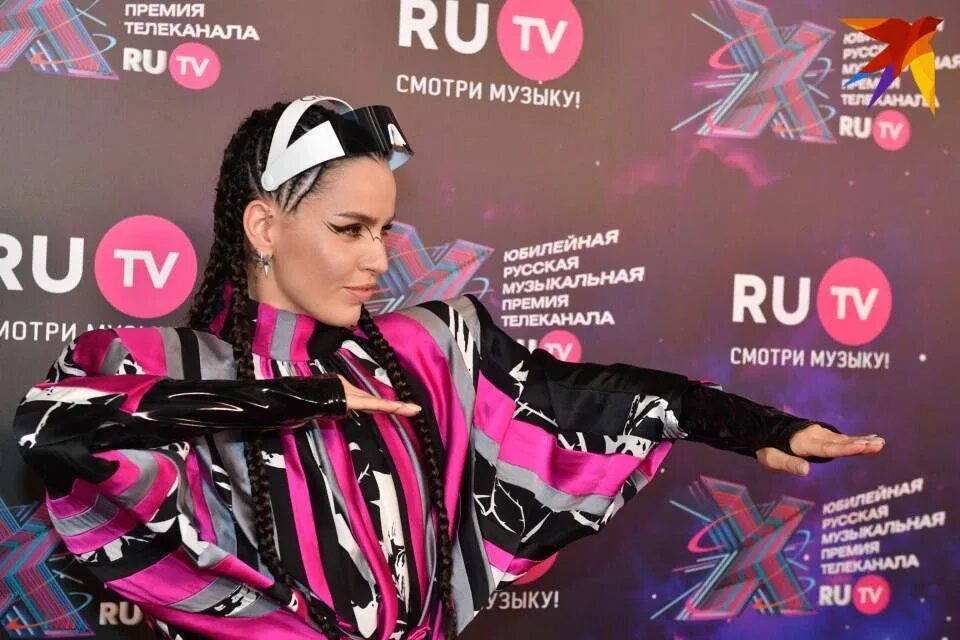 Конфетка выступление зиверт. Zivert 2025. зиверт певица 2025. зиверт концерты 2025.