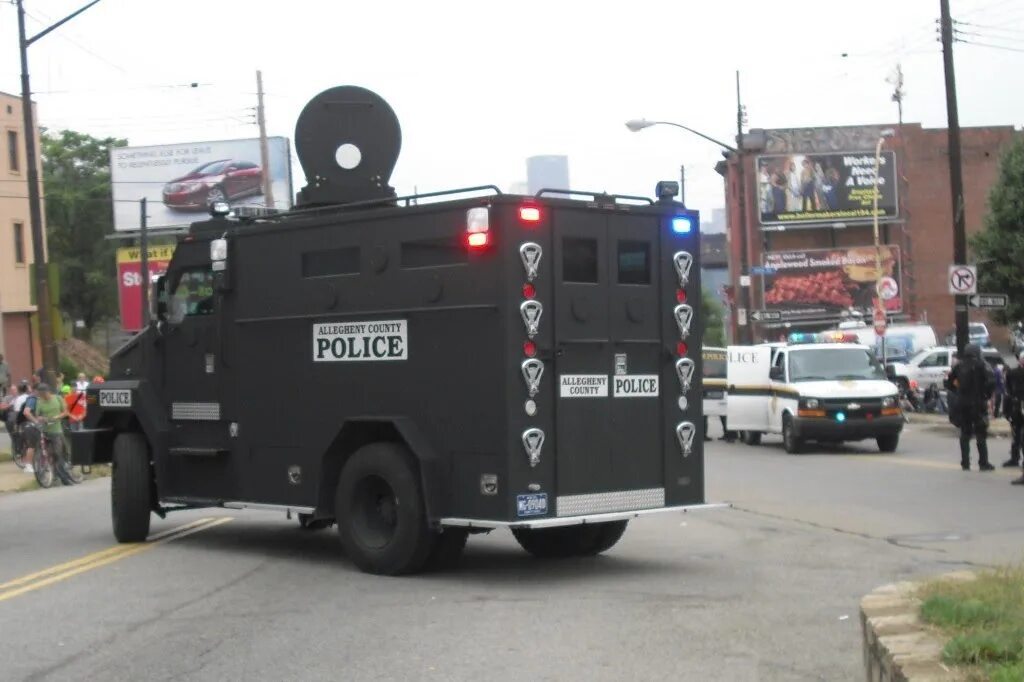 оружие для разгона демонстраций. звуковое оружие для разгона демонстраций. орудие для разгона демонстрации. акустическое оружие (звуковая пушка lrad). Lrad акустическое оружие.