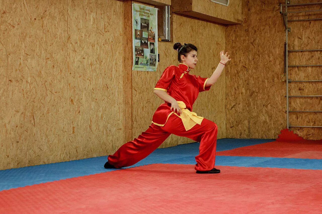 Тренировка ушу. Ушу кунг фу дети. Таолу чанцюань. Тай чи чуан. Тай цзи цюань.