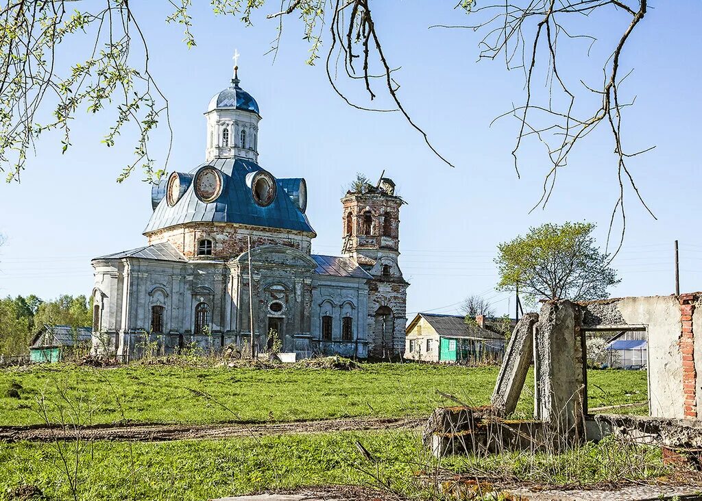 Тарусская область деревня. Село роща Тарусского района Калужской области. Храмы Калужской области. Церковь Воскресения Христова села роща. Роща Тарусский район.