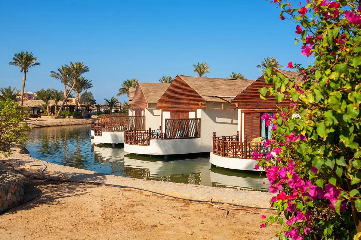 Бунгало египет. El gouna египет. египетская венеция эль гуна. эль гуна хургада. архитектура эльгуна египет.