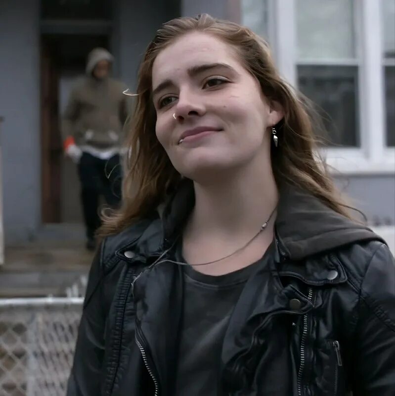 Элиз эберли в бесстыжих. Сэнди милкович бесстыжие. Сэнди милкович. Сэнди милкович бесстыжие. Сэнди милкович бесстыжие.