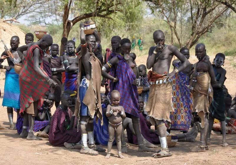 Тутси народ африки. Народы населяющие эфиопию и их занятия. Африка эфиопы. Оромо народ африки. Население эфиопии 2022.