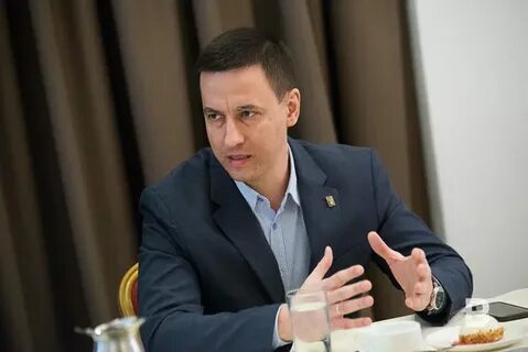 Откуда у минстроя деньги