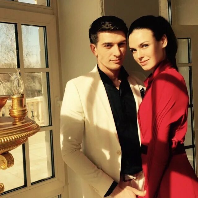 ирина антоненко золотая клетка. сериал золотая клетка 2013 алексей суренский. золотая клетка сериал кадры. станислав бондаренко золотая клетка. ирина антоненко в сериале золотая клетка.