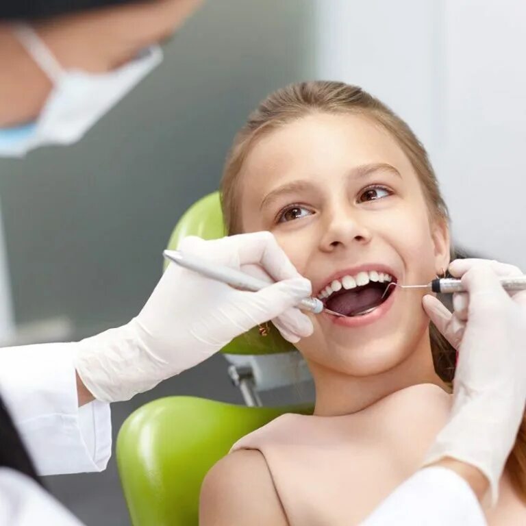 Красивые зубы у детей. Зубы стоматолог. Ребенок у стоматолога. Ребенок зубы стоматология.