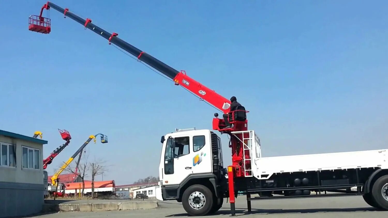 Mercedes benz 1320 manipulyator palfinger. Манипулятор hyundai 10т телескопический. Манипулятор бывший. Манипулятор бывший. Манипулятор бывший.