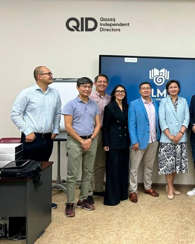 Li auto компания. Liauto машины. Li auto акции. компания li. Li 9 электромобиль.