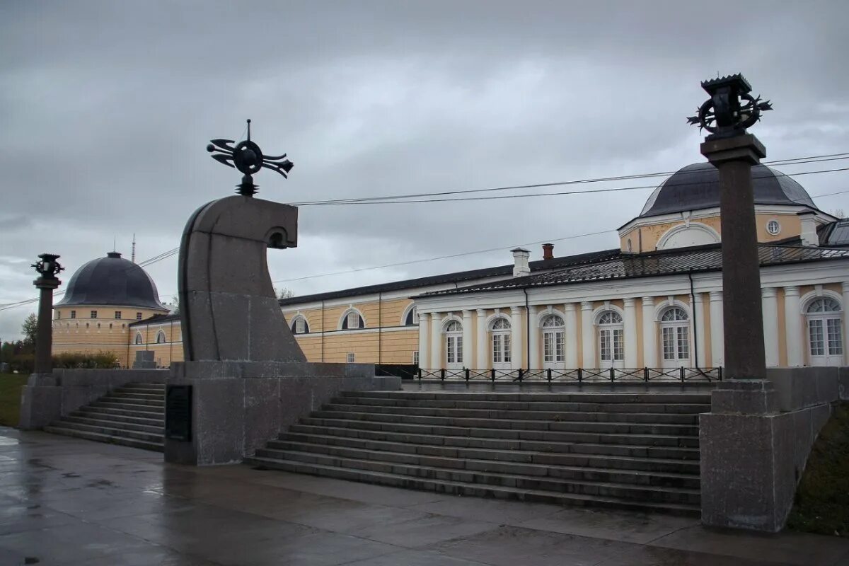Гостиный двор памятник. Гостиный двор в санкт-петербурге (1761–1785). Петербургский гостиный двор растрелли. Ж. Большой гостиный двор санкт-петербург.