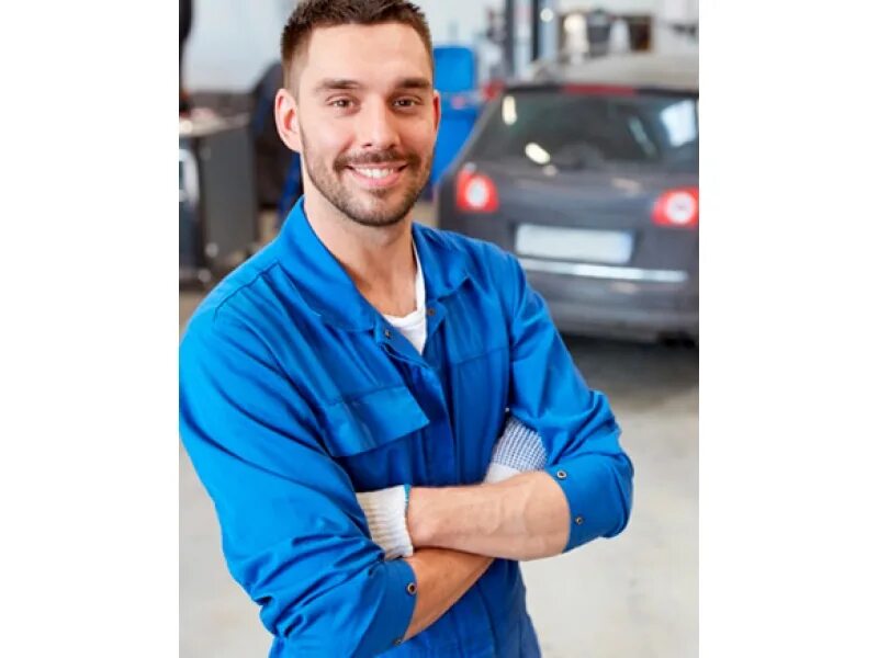 Автомеханик. Профессия автомеханик. Сотрудники автосервиса. Слесарь механосборочных. Вакансии главные механики.