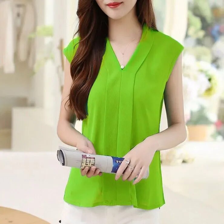 Зеленая блузка без рукавов. Зеленый топ. Кофты корейские летние. Кофточка женская без рукавов.