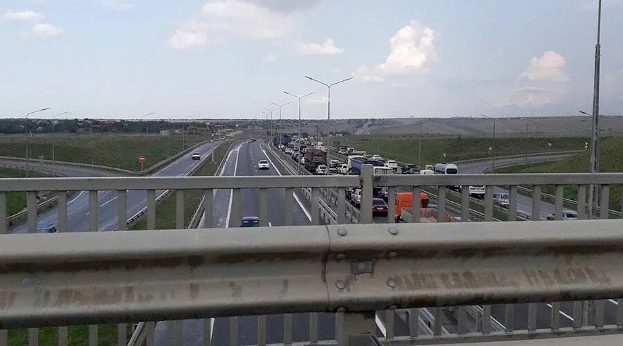 Таврида камеры контроля скорости. Повреждение моста в крыму. Камеры на тавриде. Трасса таврида снимок. Дороги крыма.