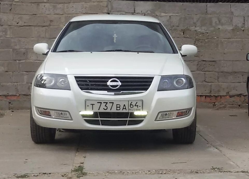 Almera Classic b10. Ниссан Альмера Классик b10. Дневные ходовые огни Nissan Almera Classic. ДХО Альмера Классик.