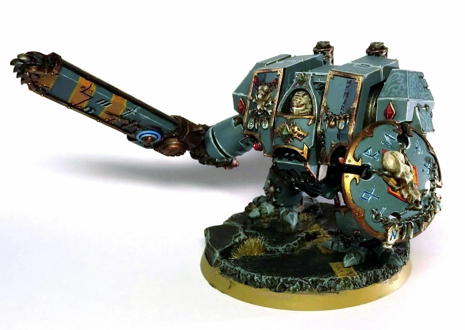 Привет bz d warhammer. WH 40000 Dreadnought -миниатюры. Warhammer 40000 дредноут. Фигурка дредноута Warhammer 40000. Warhammer 40k дредноут.