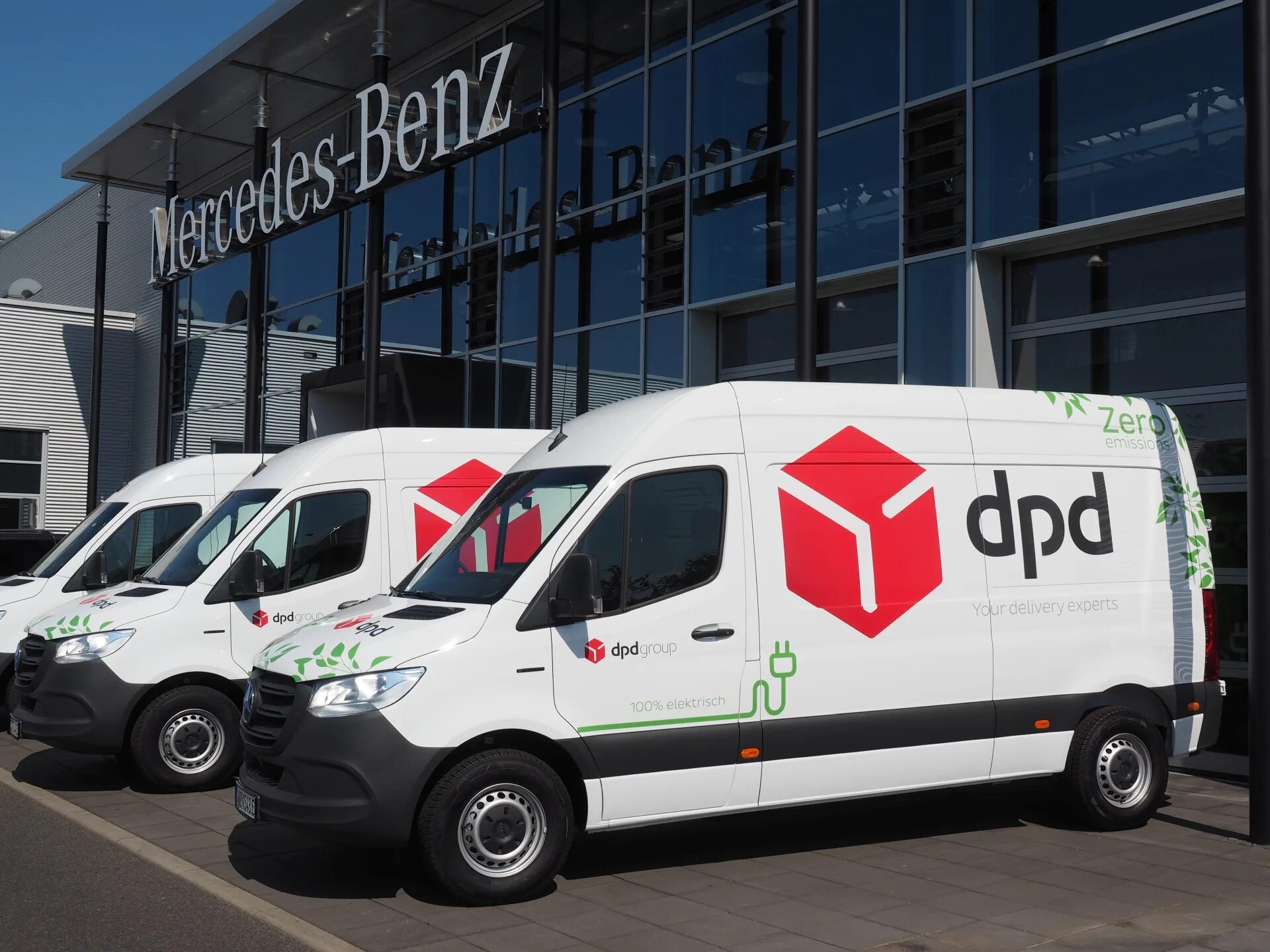 Дпд тюмень. Dpd автомобили. машины компании dpd. автопарк дпд. дпд доставка.