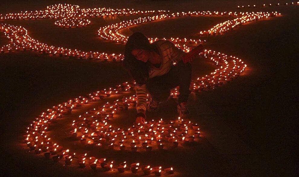 Любовь и 1000 свечей. Сердце в тысячу свечей. 1000 свечей. Фестиваль огней дивали. 1000 свечей памяти.