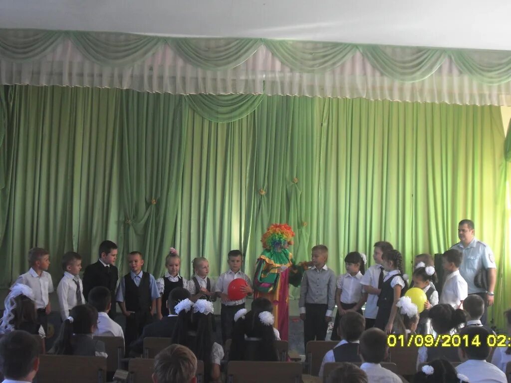 Аксайская школа ростовская область. Гулаева школа аксай. Школы аксайского района. Школы аксайского района. Мбоу сош 1 аксайского района.