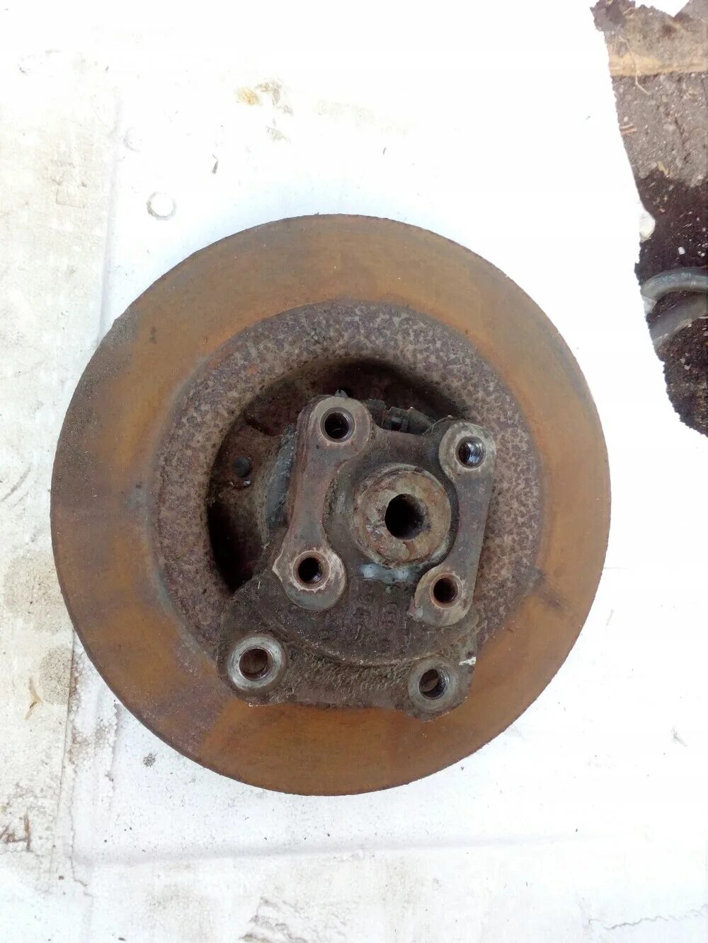 Проставки с 4 на 5 болтов. Киа спортаж 3 проставки ступицы. Ступица колеса маз дисковые тормоза. Ступица диска колеса. Проставочное кольцо на ступицу mitsubishi lancer 10.