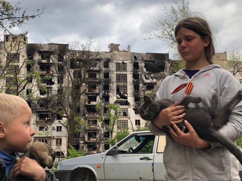 Мертвые украинские дети. Жители города. Мариуполь в руинах. Сколько людей жило в мариуполе. Сколько людей жило в мариуполе.