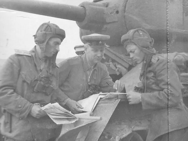 Командир танка т-34. Советские танкисты второй мировой войны. Позывной. Экипаж вов танк т 34. Командир танкового экипажа.