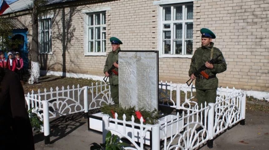 Омская область полтавский район село вольное погода. Соловьевка Омская область Полтавский район. Село длинное Омская область Полтавский район. Деревня Соловьевка Полтавский район Омская область. Памятники Полтавского района.