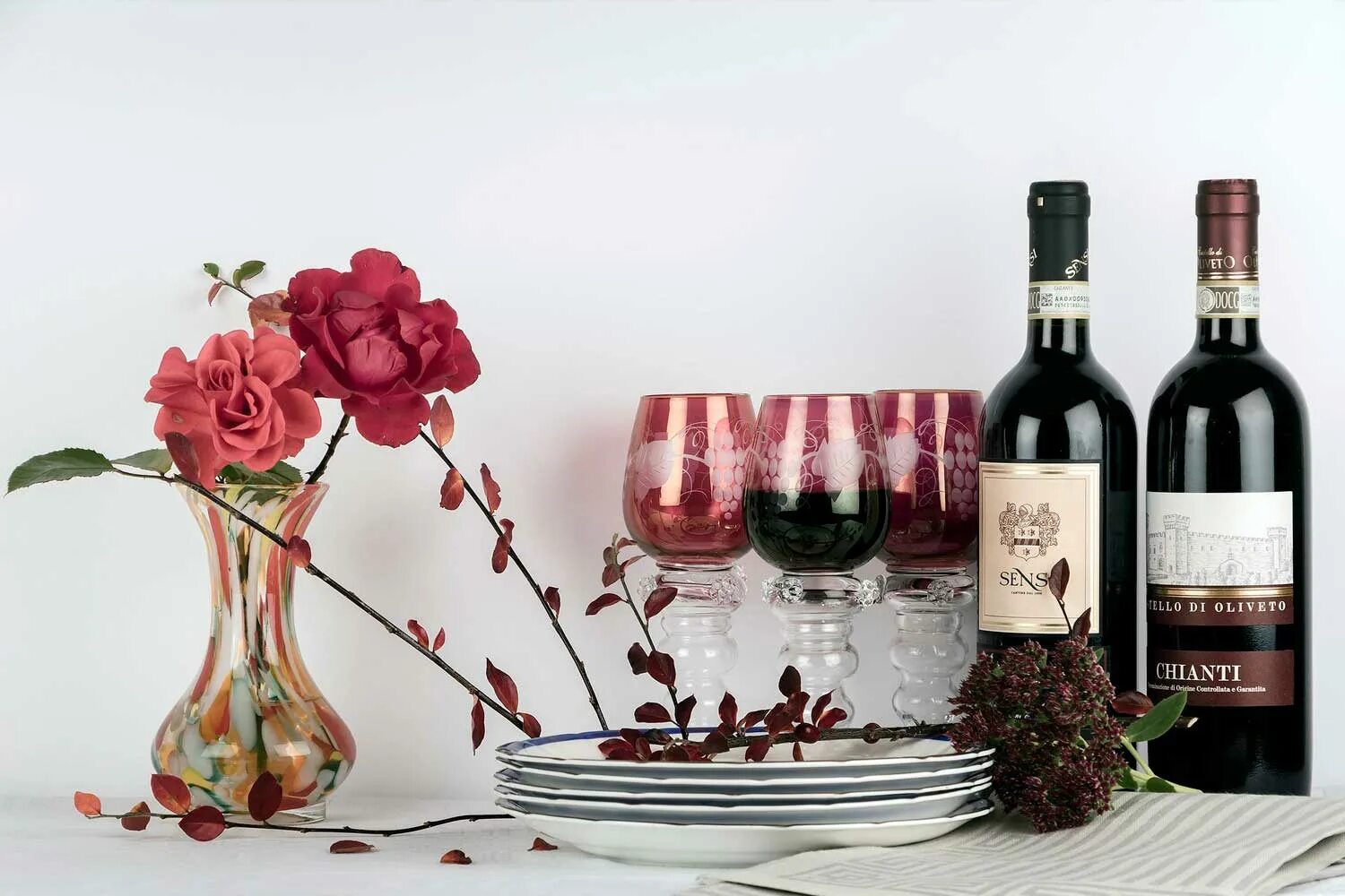 Сувенирной вино. Вино и конфеты. Вино и цветы. Розе вино. Весеннее вино.