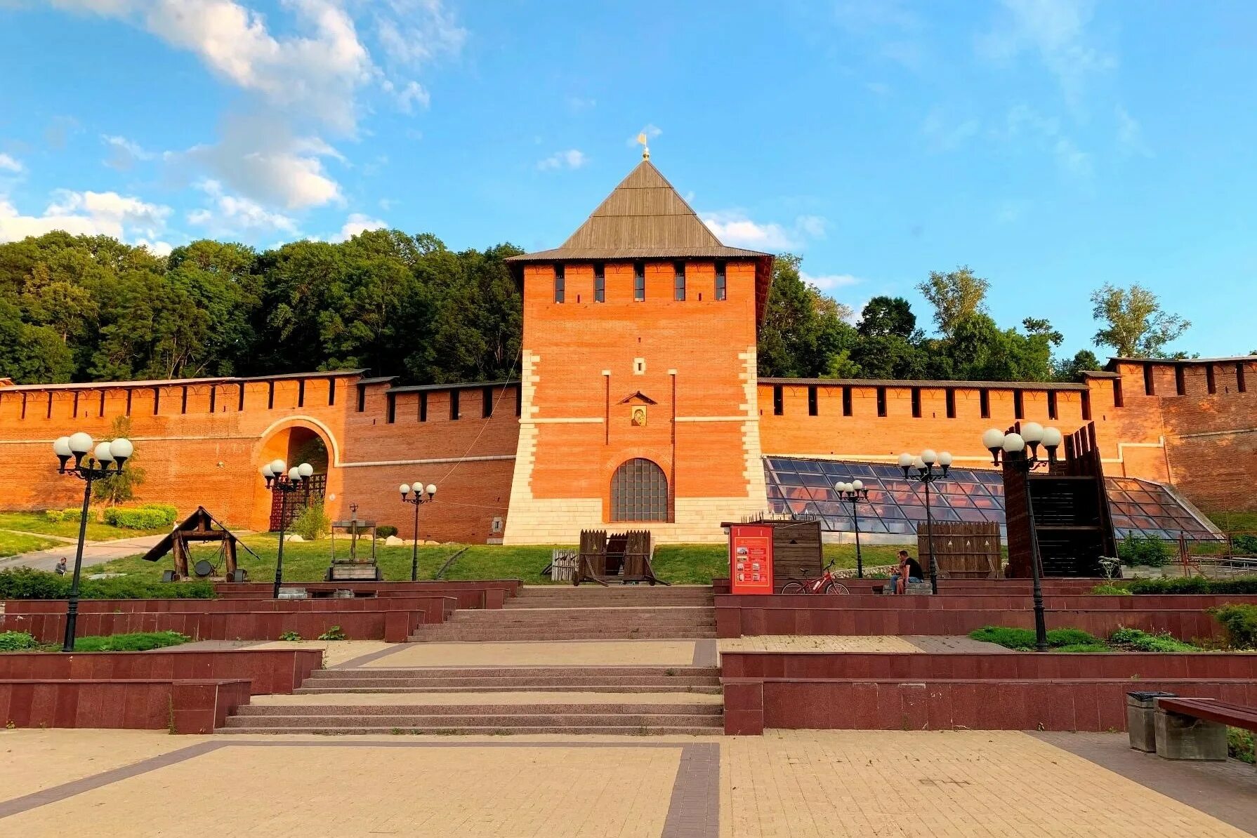Какой кремль в нижнем новгороде. Зачатьевская башня нижний новгород. нижегородского кремля зачатская(зачатьевская) башня. нижегородский кремль нижний новгород. нижегородский кремль зачатская башня кремля.