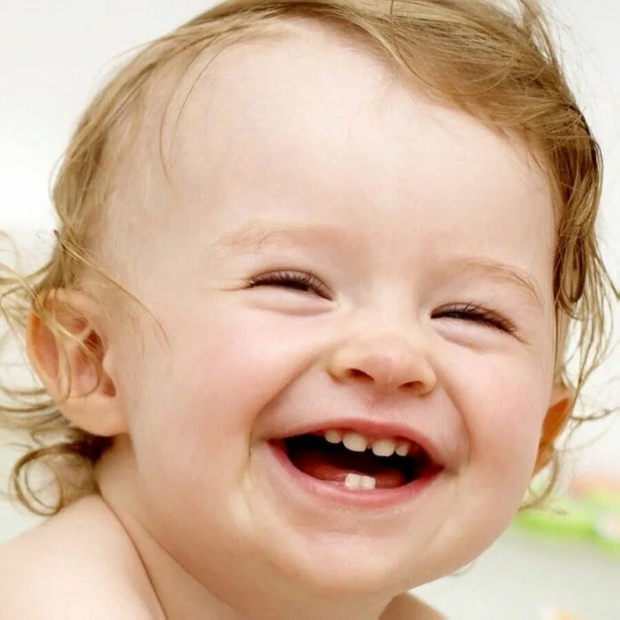 Smiling child. Улыбка ребенка. Ребенок улыбается. Дети смеются. Малыш смеется.