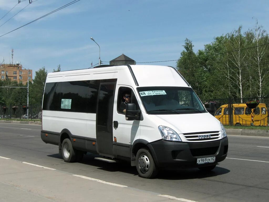 88 маршрут воронеж. Iveco Daily 2227ut. Нижегородец-2227ut (Iveco Daily). Автобус 88 Рязань. Нижегородец Ивеко 2227 Дейли 2010.