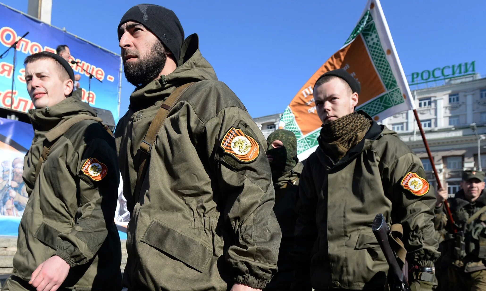 Русские сепаратисты в украине. Почему сепаратисты. Протесты украинцев в донецке. Сепаратисты донбасса. Сепаратисты.