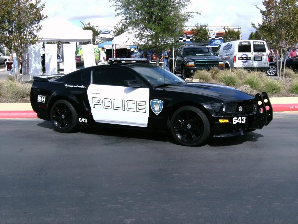 Полицейский мустанг. Ford Mustang Police Interceptor. Форд Мустанг американская полиция. Форд Мустанг 2012 полиция. Saleen Mustang s281 Police.