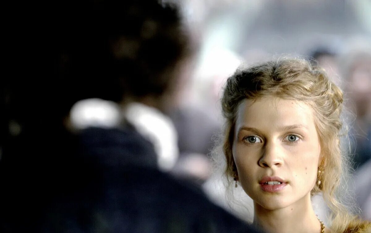 Корона заговора. Ворона из мультфильма попугай кеша. Теория заговора мем. Корона заговора. Заговор против.