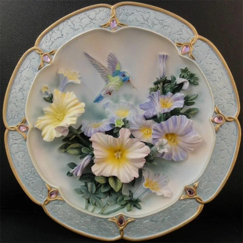 Фарфоровые цветы каподимонте. Ваза каподимонте италия. Чашечка радости pavone. Ваза березка ифз. Фарфоровые цветы.