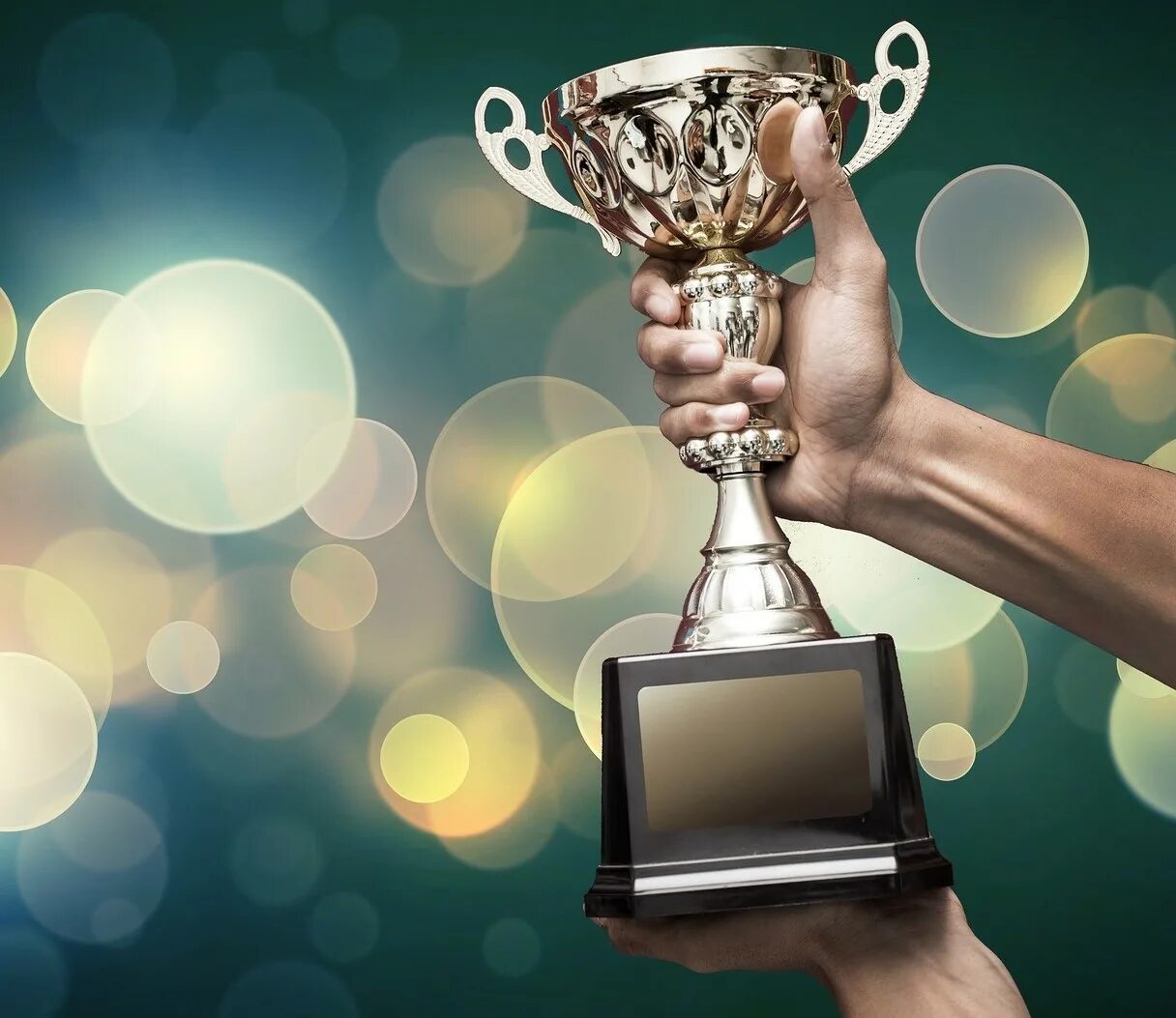 Успешный человек. Зарабатывайте награды. 2012 лондон олимпиада медаль золото. Награждение. Лионель месси золотой мяч 2021.