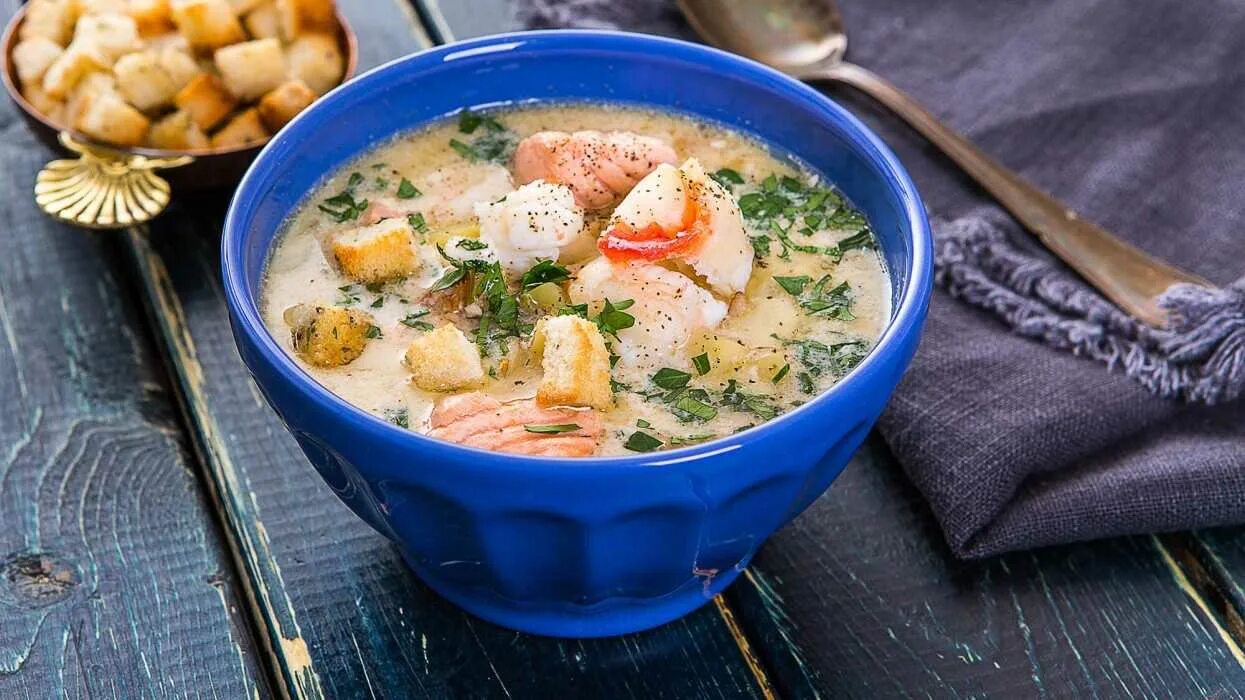 Рецепт вкусного супа с креветками. Чаудер суп. Сырный суп чаудер. Чаудер с лососем. Чаудер суп рыбный.