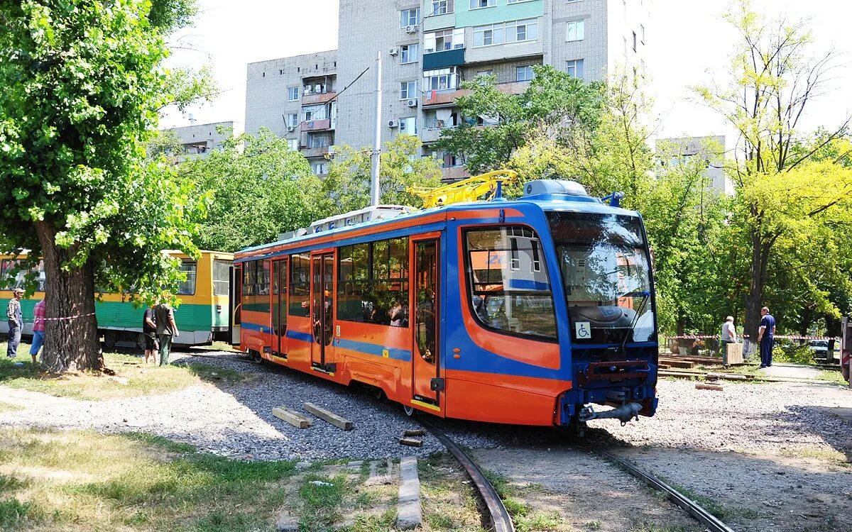 Маршрут трамвая в парк. Новые трамваи в Таганроге. Таганрогский трамвай новый. Трамвайный парк Таганрог. Депо Таганрог.