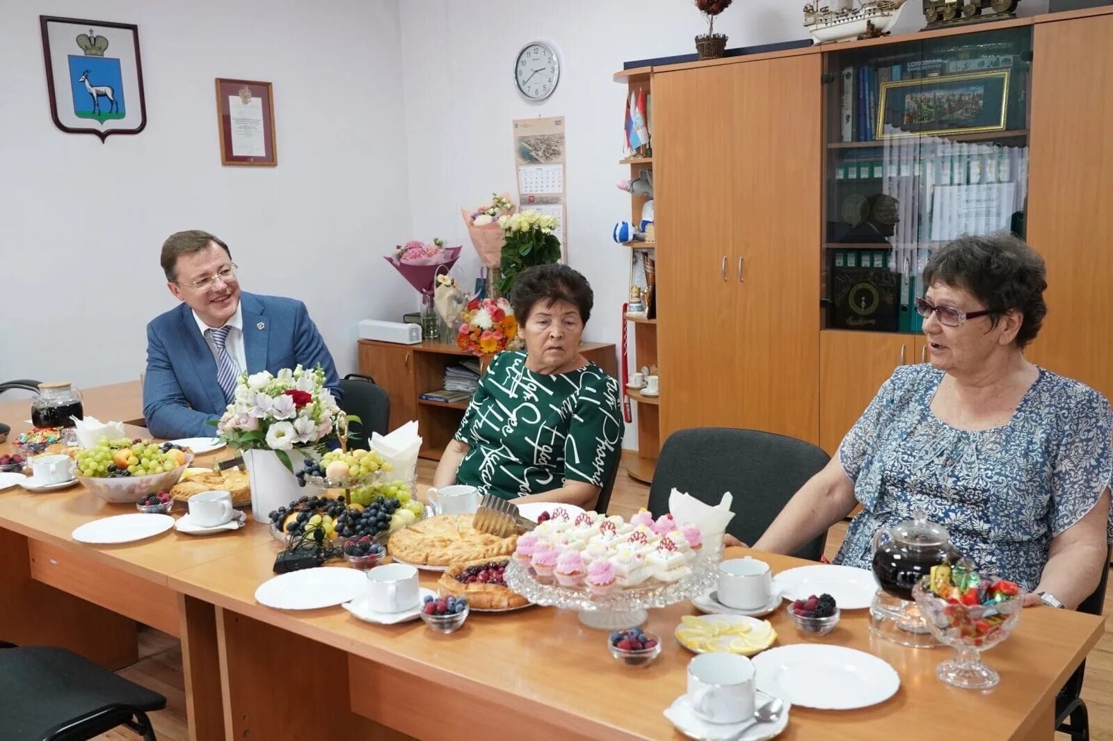 Школа 132 самара скандал. Школа 49 самара. Учитель в школе. Директор школы 132 самара. Шк 132 самара директор.
