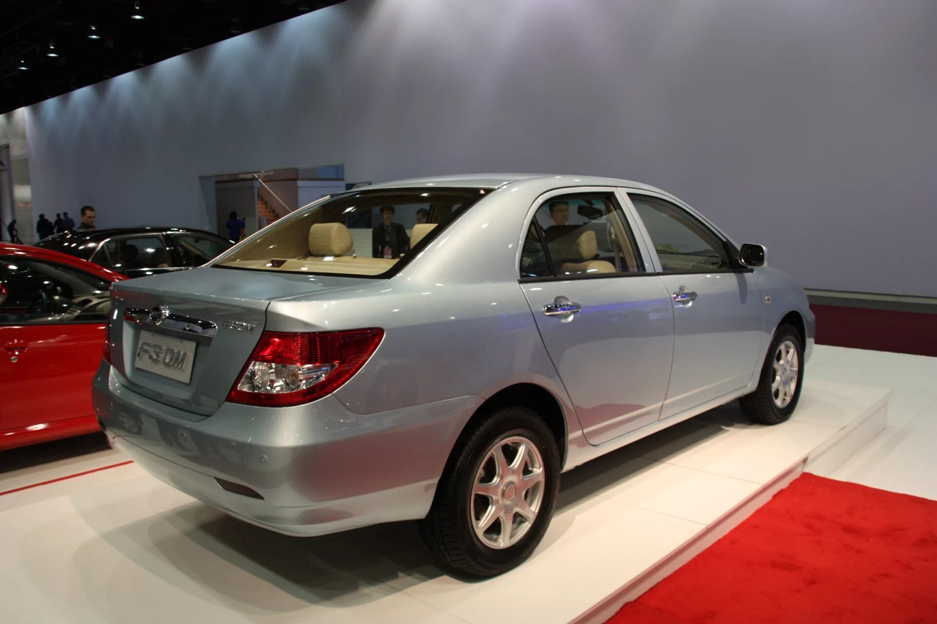 Китайская toyota corolla. Тойота королла 2014 s. Китайская тойота королла отзывы. Тойота королла и бид ф3. Toyota e180.